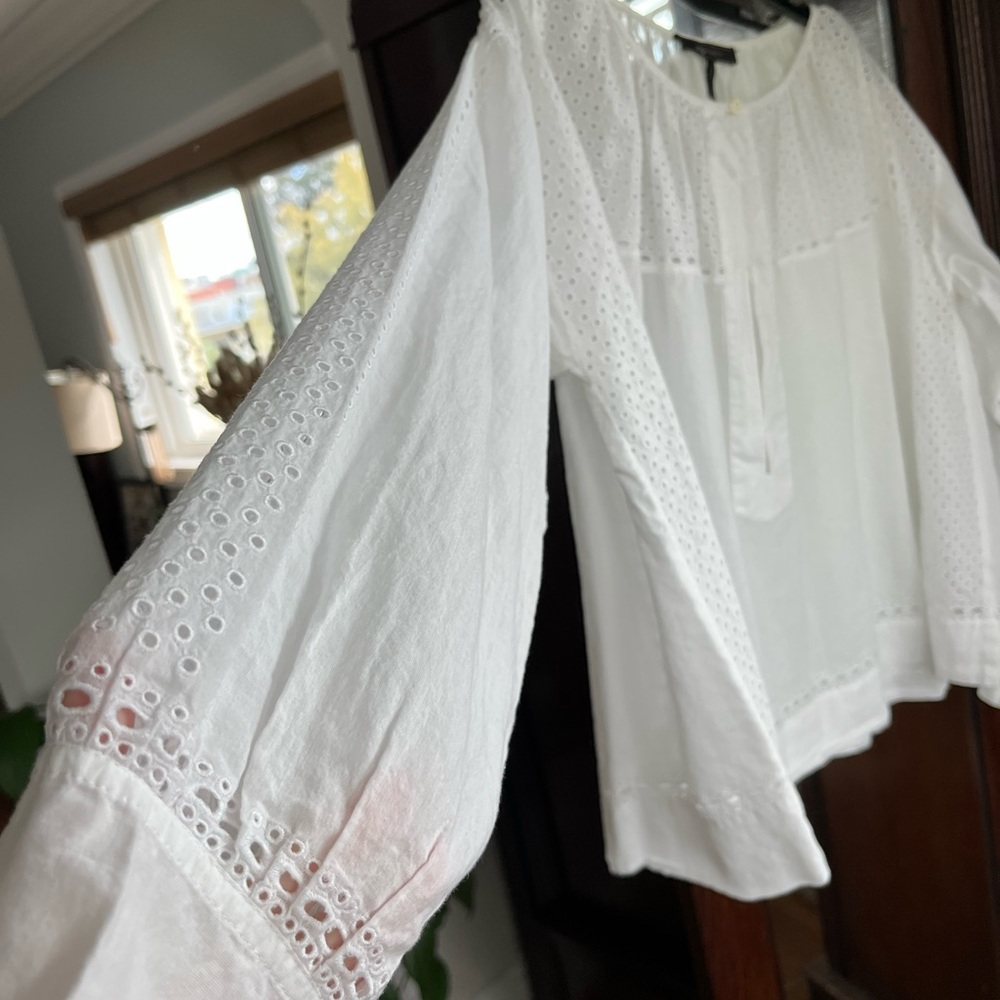 100% Cotton Eyelet Top by BCBG MaxAzria. Size Small/Medium